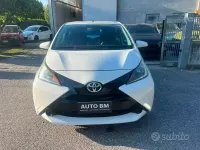Usata Toyota Yaris Active 69 CV (50 kW) 2016 Bianco Berlina