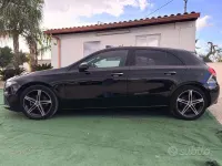 Usata Mercedes A180 116 CV (85 kW) 2019 Nero Berlina