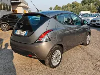 Usata Lancia Ypsilon Gold 69 CV (50 kW) 2014 Grigio Utilitaria