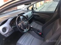 Usata Toyota Yaris Lounge 90 CV (66 kW) 2017 Grigio Berlina
