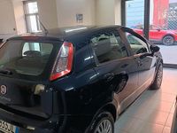 Usata Fiat Punto Young 78 CV (57 kW) 2015 Blu Utilitaria