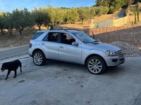 Usata Mercedes ML320 224 CV (164 kW) 2007 Grigio SUV