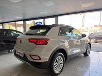 Usata VW T-Roc Life 110 CV (80 kW) 2023 Grigio SUV