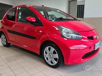Usata Toyota Aygo Sol 67 CV (49 kW) 2007 Rosso Utilitaria