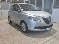 Usata Lancia Ypsilon Silver 69 CV (50 kW) 2015 Argento Utilitaria