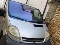 Usata Opel Vivaro 114 CV (83 kW) 2005 Argento Monovolume
