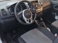 Usata Kia Venga Active 90 CV (66 kW) 2015 Argento Utilitaria