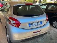 Usata Peugeot 208 Access 82 CV (60 kW) 2014 Grigio Utilitaria