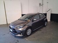 Usata Toyota Yaris Hybrid Business Edition 92 CV (67 kW) 2021 Grigio Utilitaria