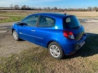 Usata Renault Clio II 75 CV (55 kW) 2010 Blu Berlina