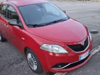Begagnad Lancia Ypsilon Silver 69 HK (50 kW) 2015 Röd Halvkombi