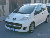 Usata Peugeot 107 68 CV (50 kW) 2011 Bianco Utilitaria