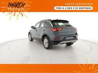 Usata VW T-Roc Life 110 CV (80 kW) 2022 Petroleum blue metallizzato/nero SUV