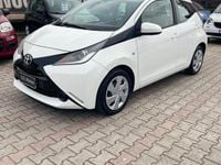 Käytetty Toyota Aygo X-play 69 HP (50 kW) 2018 Valkoinen Viistoperä