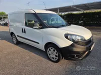Usata Fiat Doblò Lounge 120 CV (88 kW) 2021 Bianco Monovolume