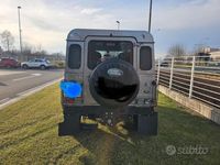 Usata Land Rover Defender 122 CV (89 kW) 2012 Grigio SUV