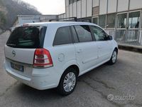 Usata Opel Zafira 150 CV (110 kW) 2011 Bianco Monovolume