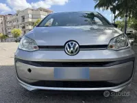 Usata VW up! Move 68 CV (50 kW) 2019 Grigio Utilitaria