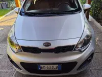 Usata Kia Rio EX 86 CV (63 kW) 2011 Argento Berlina