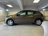 Usata Dacia Sandero Comfort 73 CV (53 kW) 2020 Marrone Utilitaria