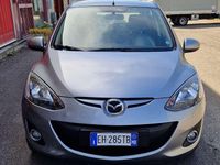 Usata Mazda 2 75 CV (55 kW) 2011 Argento Utilitaria
