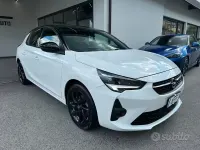 Usata Opel Corsa S 101 CV (74 kW) 2023 Arktis white tetto nero Utilitaria