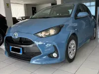 Usata Toyota Yaris Hybrid Active 116 CV (85 kW) 2021 Blu Berlina
