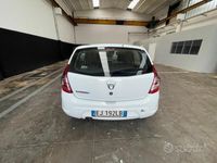 usata Dacia Sandero 1,5 diesel neopatentati
