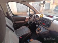 Usata Peugeot Partner Tepee 90 CV (66 kW) 2012 Grigio Monovolume
