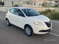 Usata Lancia Ypsilon Silver 80 CV (58 kW) 2015 Bianco Utilitaria
