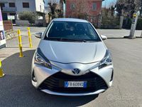 Usata Toyota Yaris 69 CV (50 kW) 2015 Grigio Utilitaria
