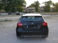 Usata Mercedes A180 Premium 109 CV (80 kW) 2017 Nero Utilitaria