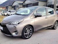 Usata Toyota Yaris Hybrid Active 73 CV (53 kW) 2017 Grigio Berlina