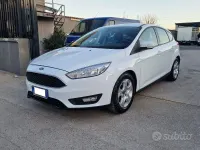 Usata Ford Focus 95 CV (69 kW) 2017 Bianco pastello Berlina