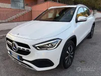 Usata Mercedes GLA180 116 CV (85 kW) 2022 Bianco SUV