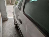 Usata Renault Clio II 107 CV (78 kW) 2000 Bianco Berlina