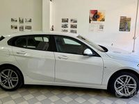 Usata BMW 116 Advantage 116 CV (85 kW) 2021 Bianco Utilitaria