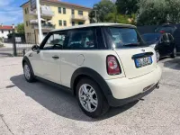 Usata Mini Cooper 75 CV (55 kW) 2012 Beige Utilitaria