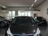 Usado Kia Rio Active 90 HP (66 kW) 2016 Cinzento Citadino