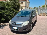 Usata Opel Zafira Enjoy 110 CV (80 kW) 2010 Nero Monovolume