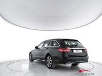 Usata Mercedes C200 136 CV (100 kW) 2018 Nero Station wagon