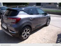 Usata Renault Captur 101 CV (74 kW) 2023 Grigio SUV
