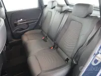 Usata Mercedes B180 Advanced 116 CV (85 kW) 2023 Blu Utilitaria