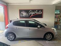 Usata Peugeot 208 Active 102 CV (75 kW) 2018 Argento Utilitaria