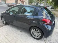 Usata Peugeot 208 Allure 75 CV (55 kW) 2016 Grigio Utilitaria