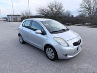 Usata Toyota Yaris 87 CV (63 kW) 2007 Grigio Utilitaria
