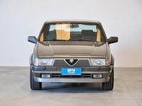 Usata Alfa Romeo 75 148 CV (108 kW) 1987 Grigio Berlina