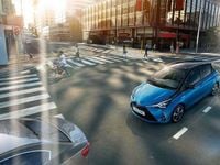 Usata Toyota Yaris Hybrid Active 101 CV (74 kW) 2019 Argento Utilitaria