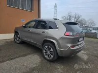 Usata Jeep Cherokee Overland 194 CV (142 kW) 2019 Grigio SUV