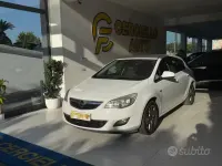 Usata Opel Astra Cosmo 101 CV (74 kW) 2011 Bianco Berlina